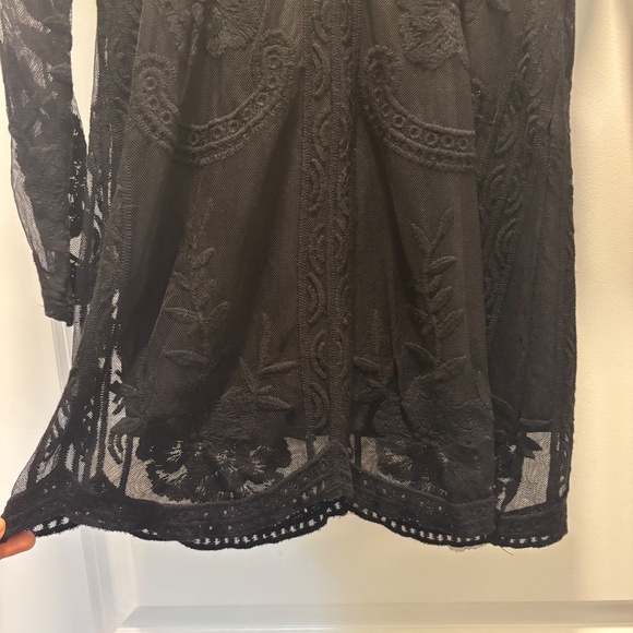 Honey Punch Black Embroidered Lace Long Sleeve V Neck Dress - Picture 5 of 11